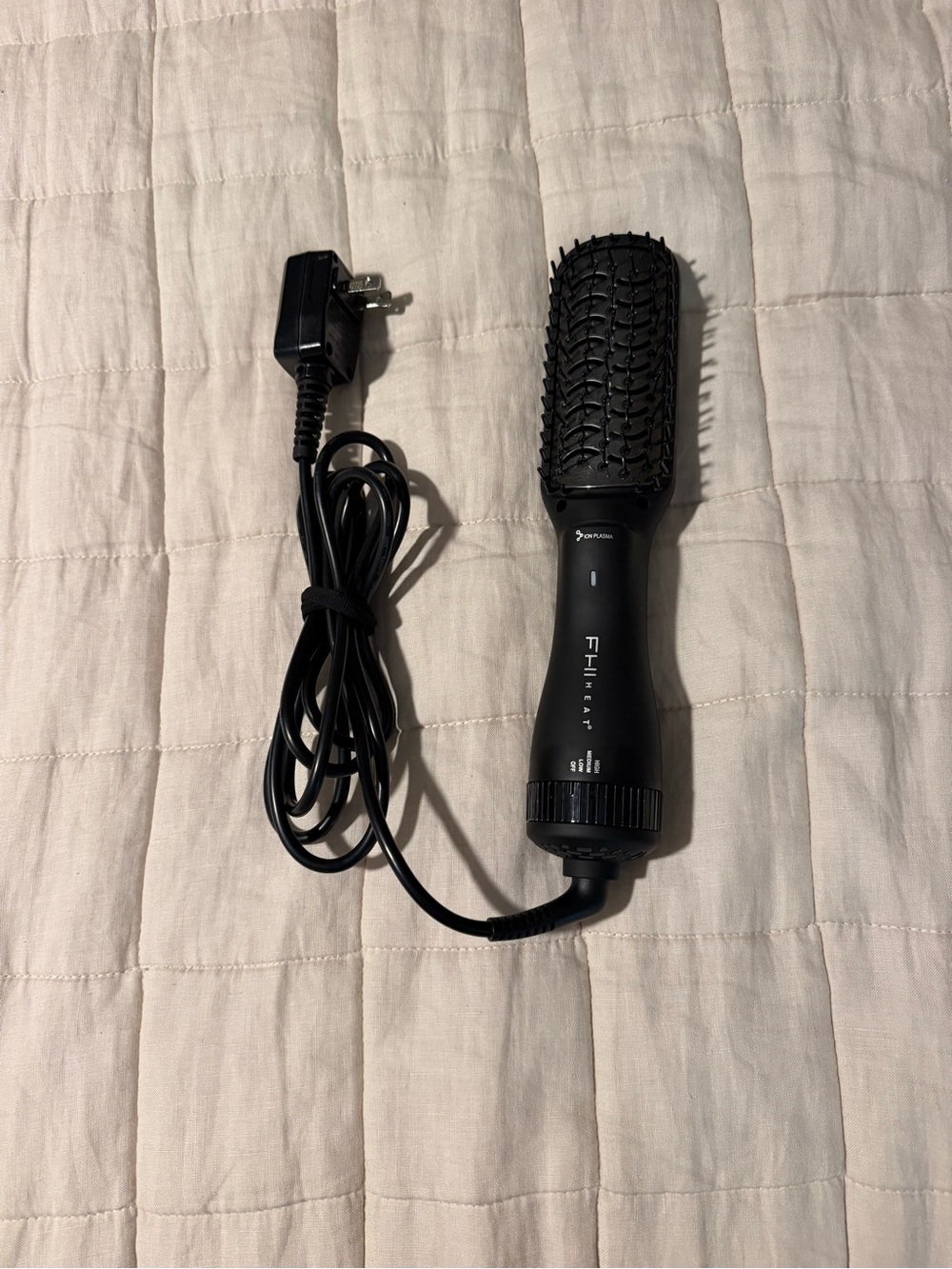 FHI Heat Black Heated Round Brush - Hot Air Styling Brush